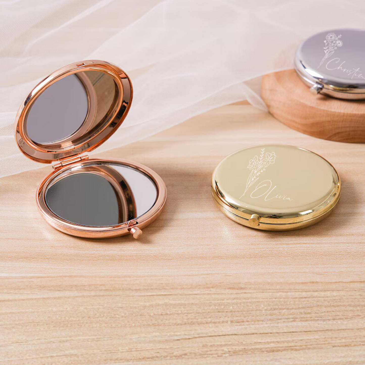 Personalized Compact Mirror: The Ultimate Elegant & Custom Gift